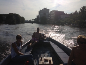 Heerlijk een stukje varen door Leiden met LJ en HJ