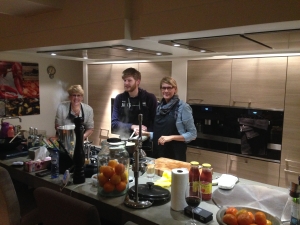 Samen in de keuken.